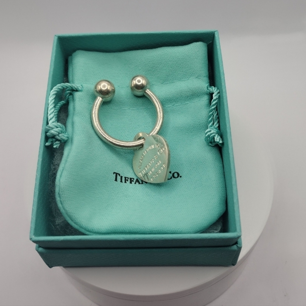 Tiffany & Co. Return to Tiffany Heart Tag Key Ring Key Holder . 925 W/COA - Picture 6 of 7